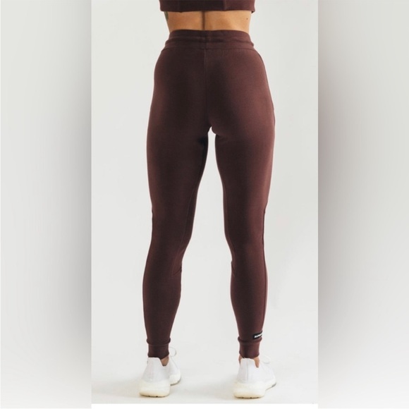 Alphalete Identity Joggers - Picture 2 of 3